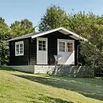 Small House With Large Garden Near Feriehus *