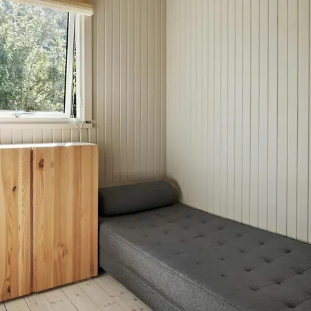 Дом отдыха Small House With Large Garden Near Vejby