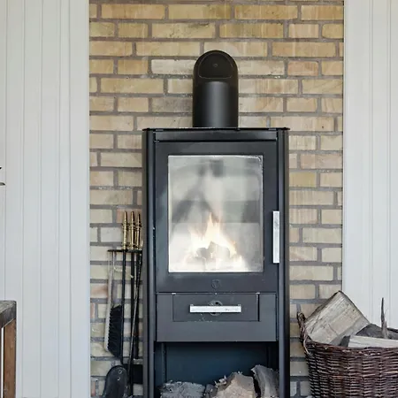 Дом отдыха Small House With Large Garden Near Vejby