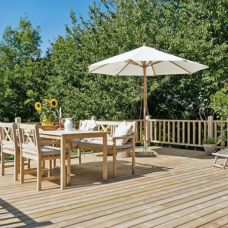 Small House With Large Garden Near Дом отдыха *